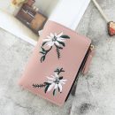 【手工花卉刺繡短夾】【小巧大容量】日式純色古風手工花卉刺繡小巧女錢包皮夾短夾