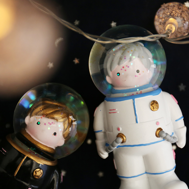 【星際太空人水晶球】交換禮物原創設計樹脂工藝星際宇宙太空人水晶球擺件