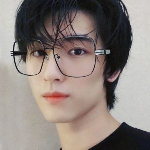 【港風細大方框】【顯臉小百搭神器】港風男女同款素顏百搭細框個性寬鏡腿無度數平光眼鏡
